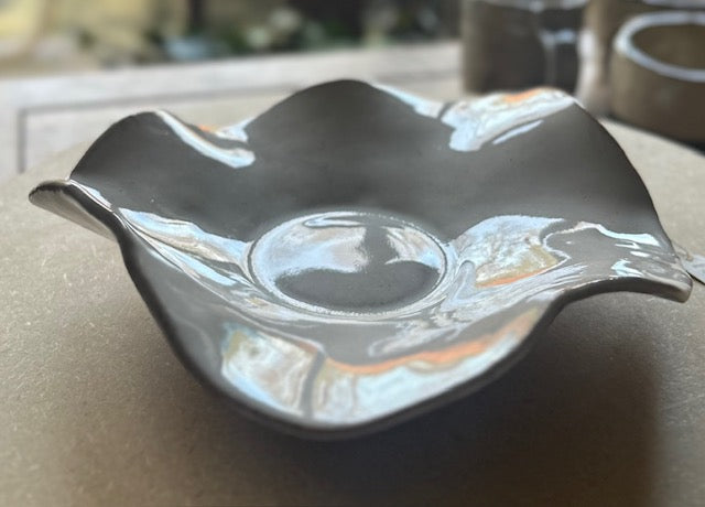 Wave edge bowl (a) image 1
