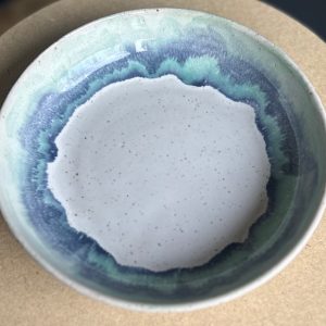 Wave break serving bowl